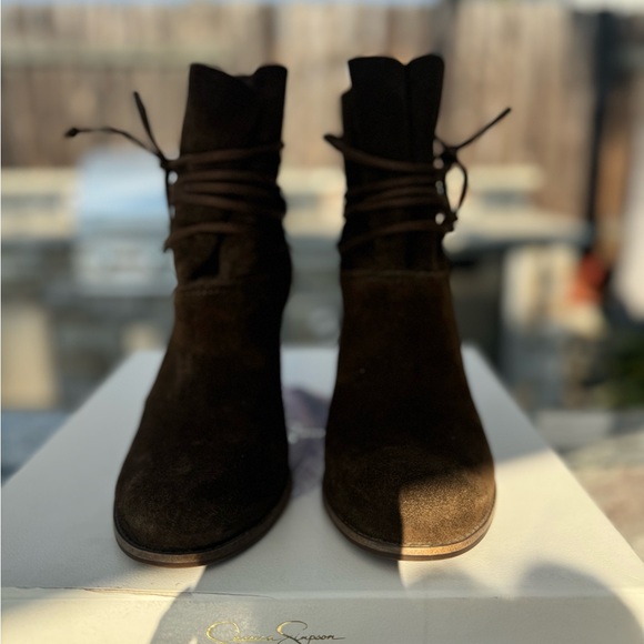 Jessica Simpson tie-up split suede ankle boots! Size 8! - Picture 5 of 7